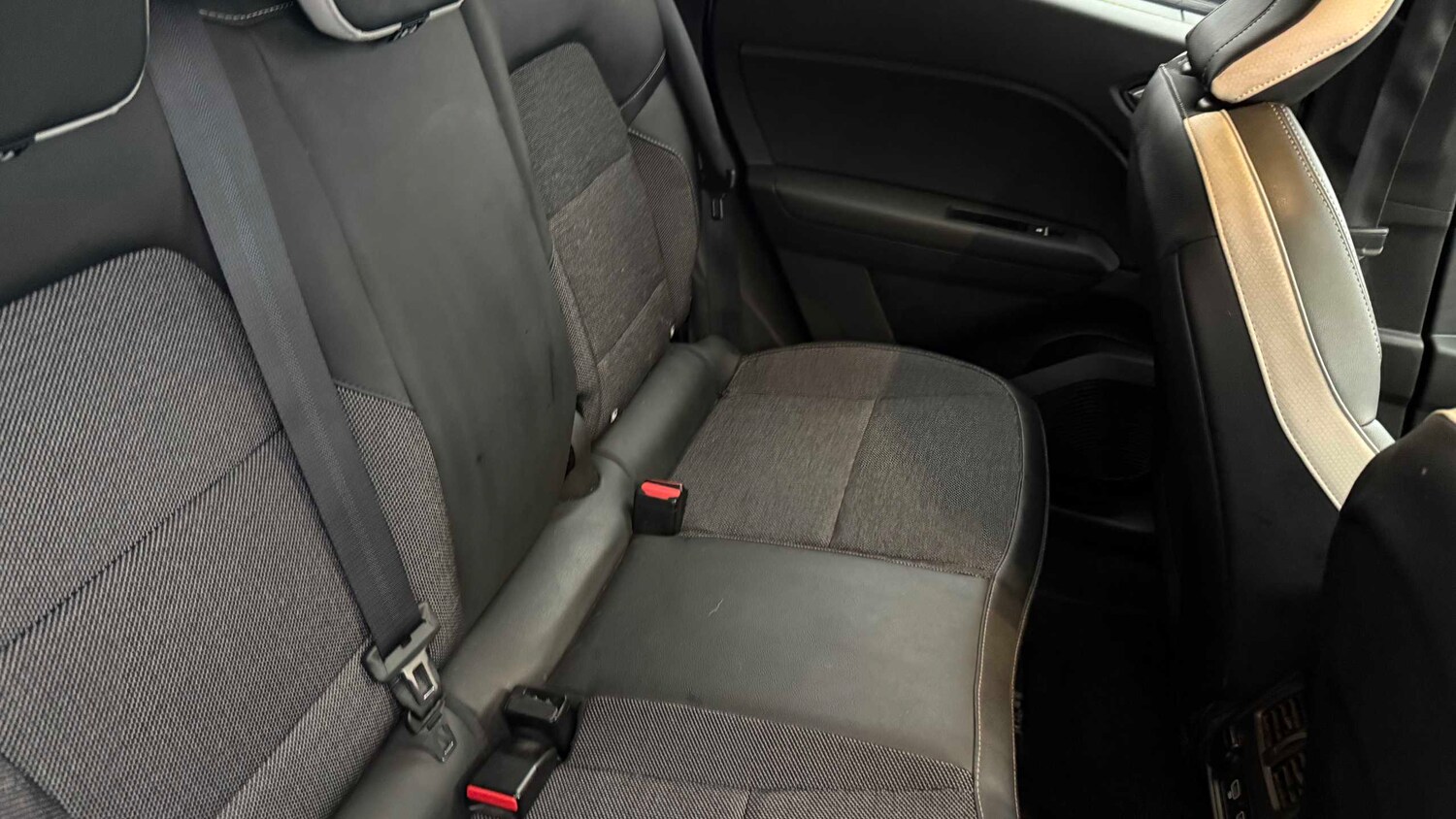 Used Renault Captur for sale - 77860618: Photo 18