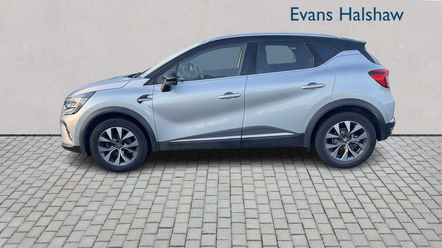 Used Renault Captur for sale - 77860618: Photo 3