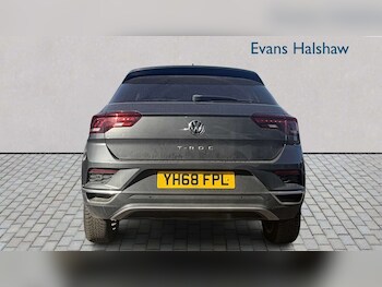 Used Volkswagen T-Roc 2018 for sale - 78464765: Photo