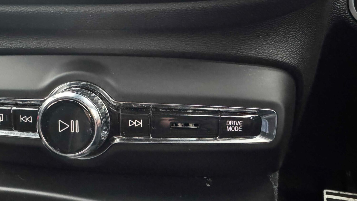 Used Volvo XC40 for sale - 77862174: Photo 15