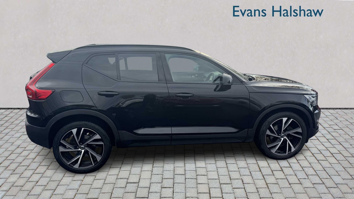 Used Volvo XC40 for sale - 77862174: Photo 4