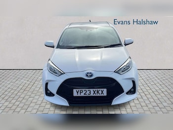 Used Toyota Yaris 2023 for sale - 78577009: Photo