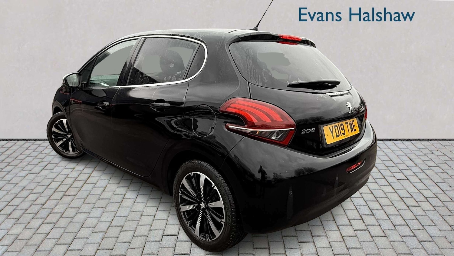 Used Peugeot 208 for sale - 78104905: Photo 2