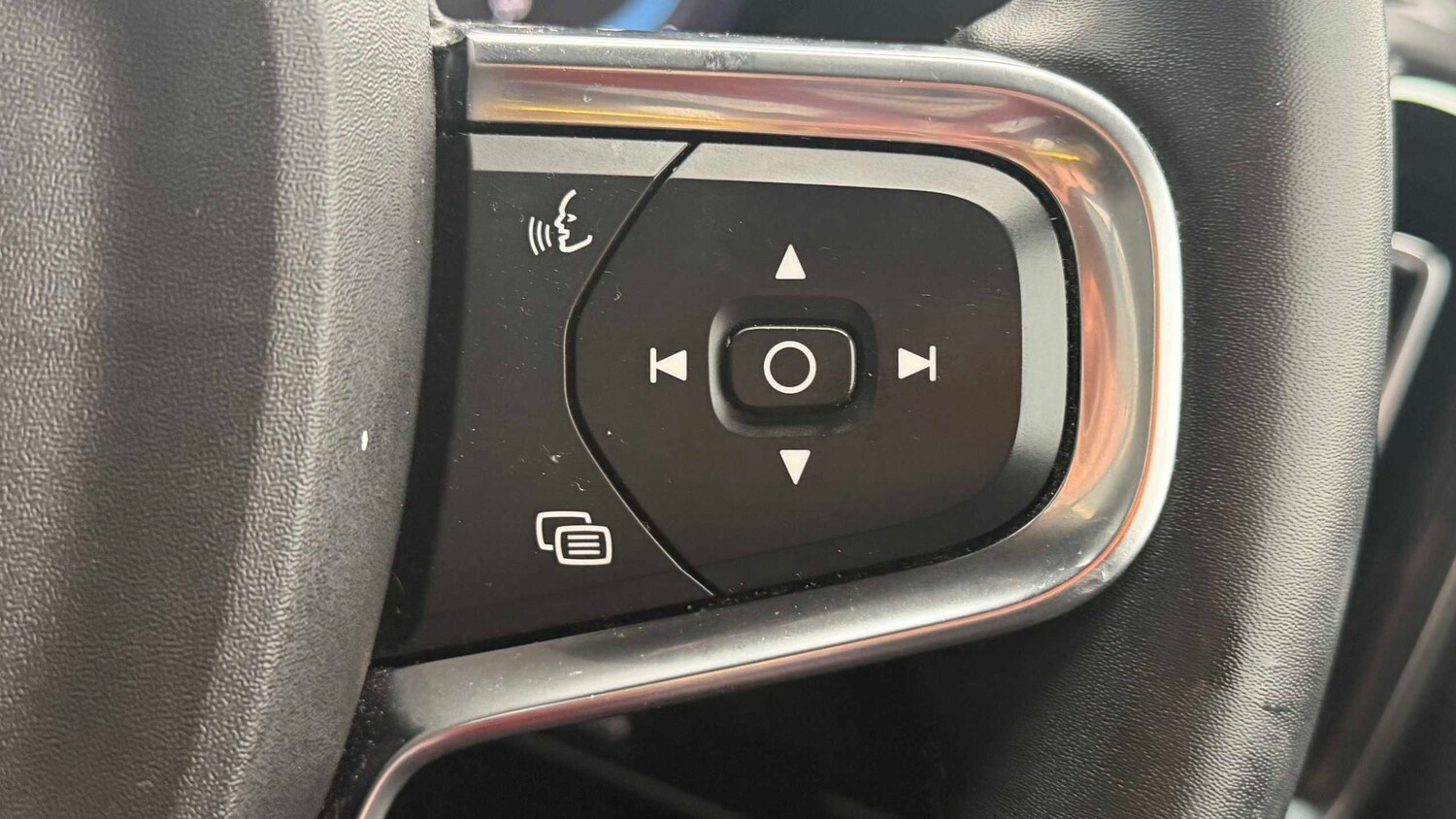 Used Volvo XC40 for sale - 77860579: Photo 18