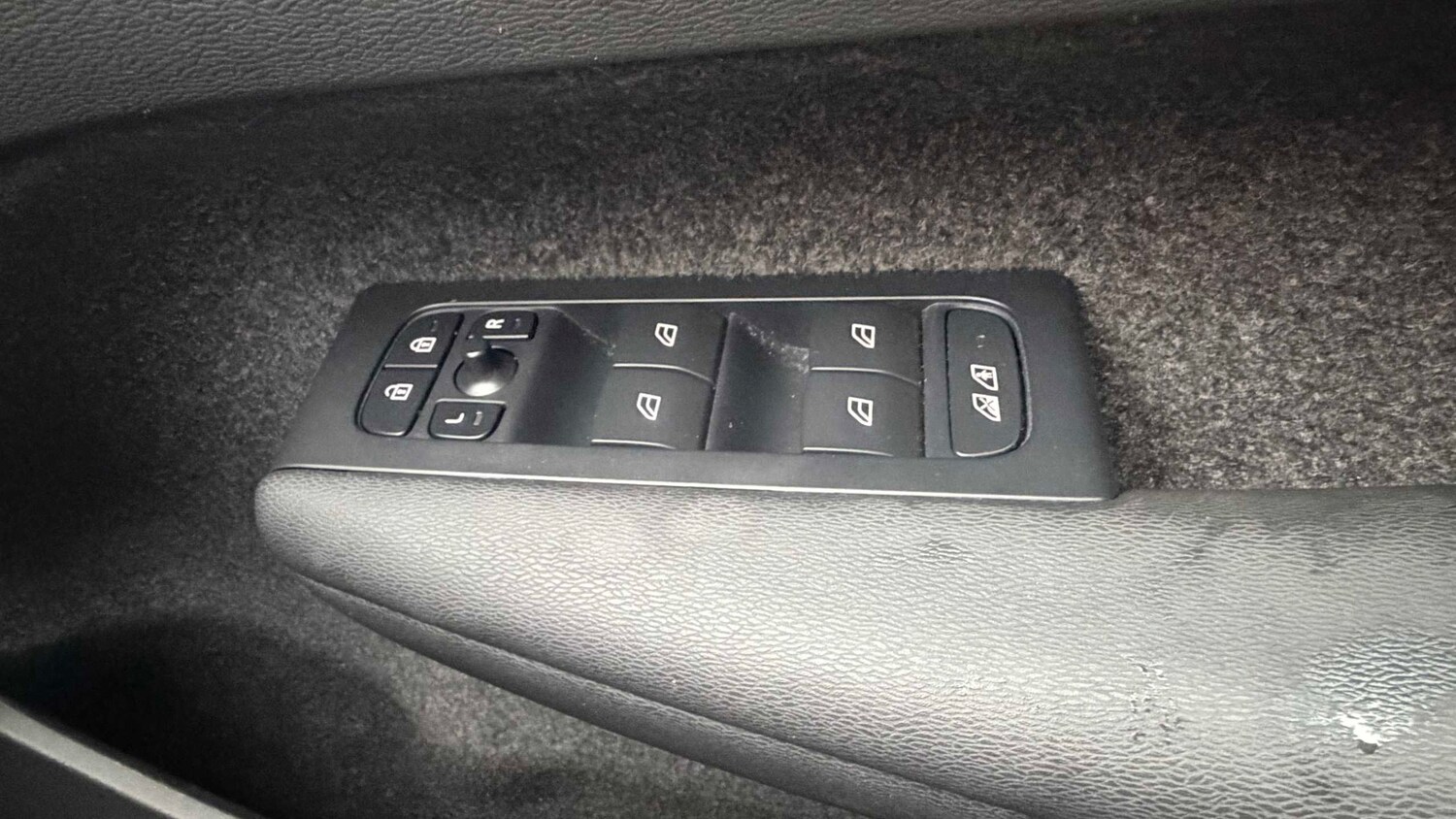 Used Volvo XC40 for sale - 77860579: Photo 26