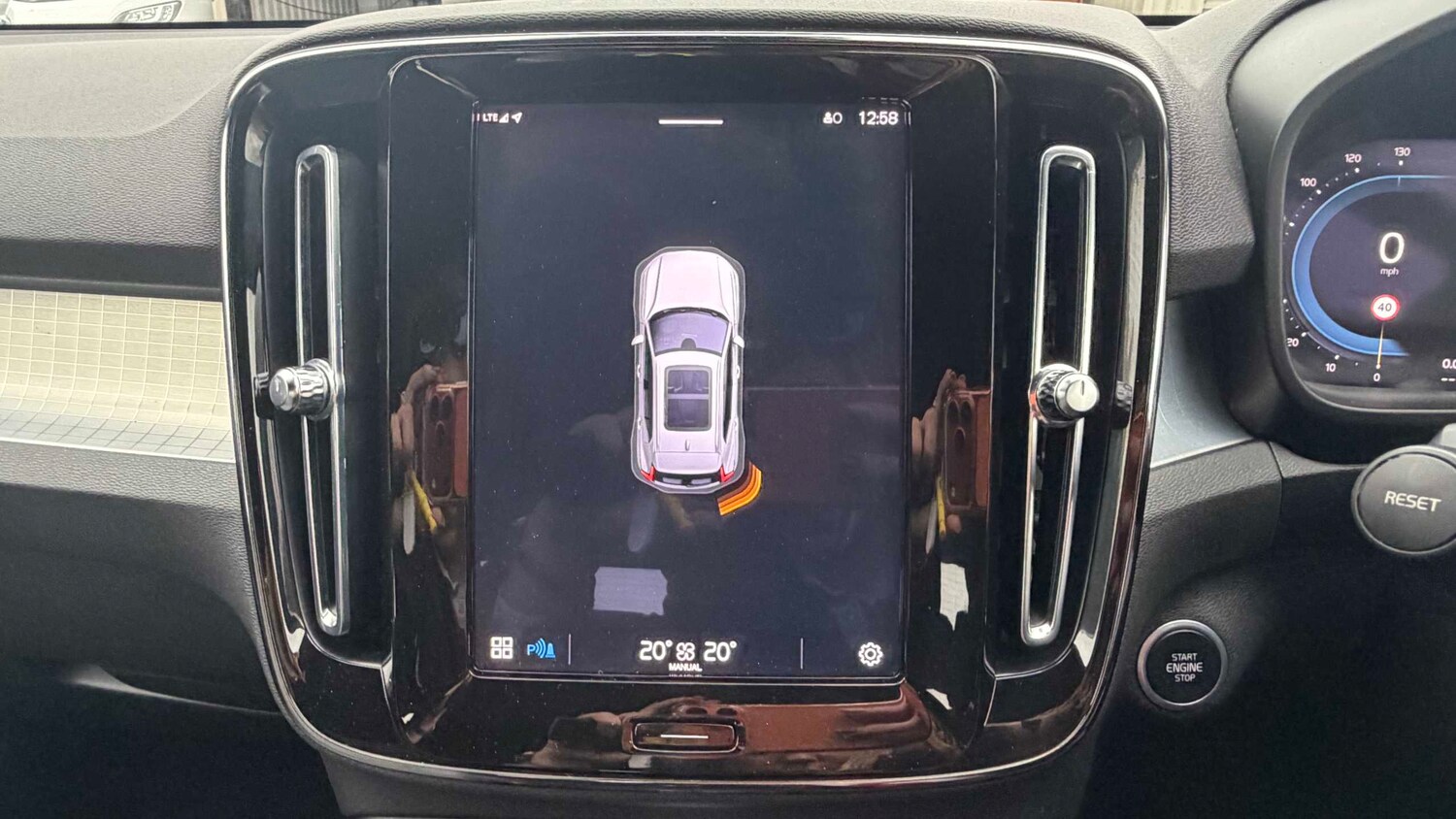 Used Volvo XC40 for sale - 77860579: Photo 27