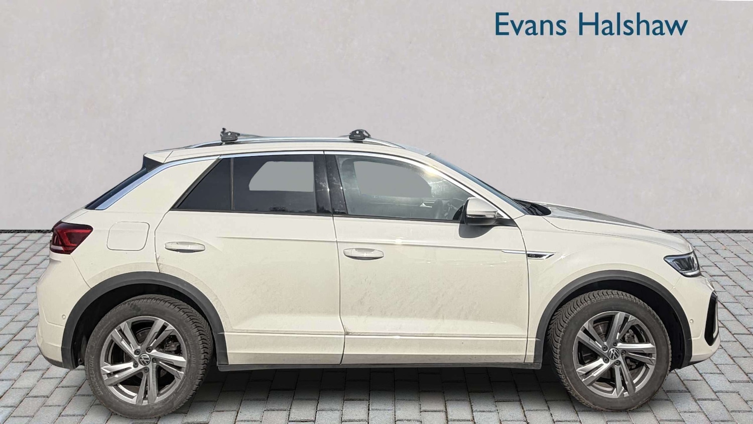 Used Volkswagen T-Roc 2023 for sale - 78173810: Photo 2