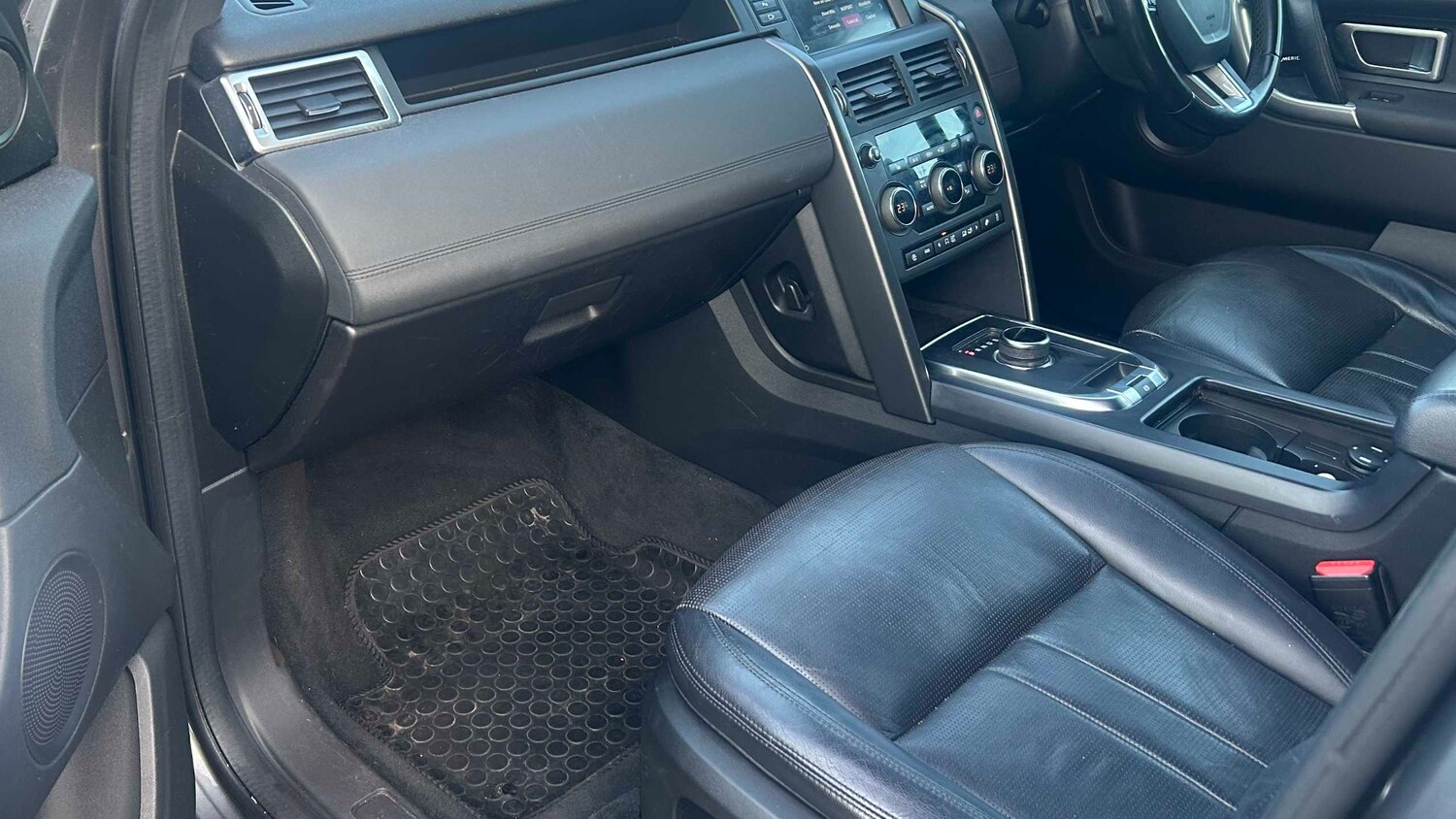 Used Land Rover Discovery Sport for sale - 77861611: Photo 16