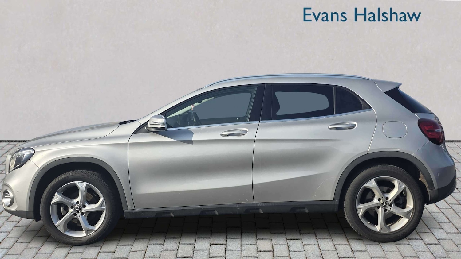 Used Mercedes-Benz GLA for sale - 77861929: Photo 4