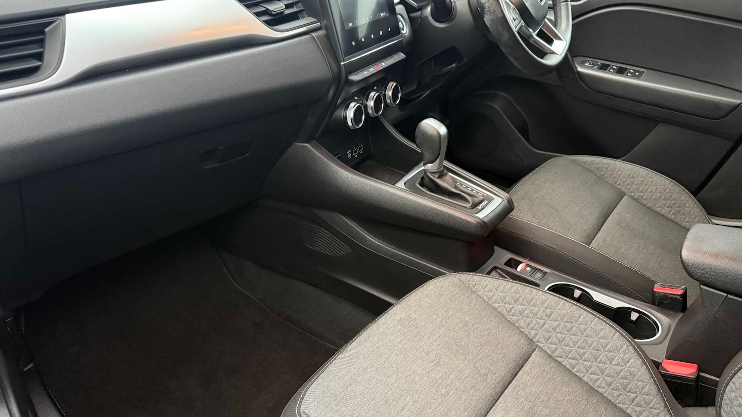 Used Renault Captur 2022 for sale - 77983299: Photo 20