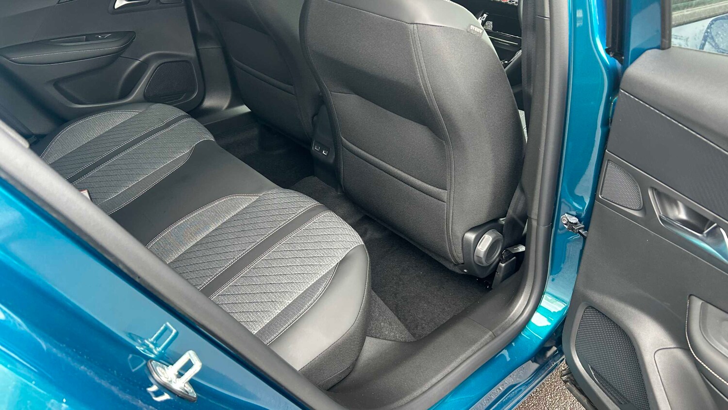 Used Peugeot 2008 for sale - 77860416: Photo 15