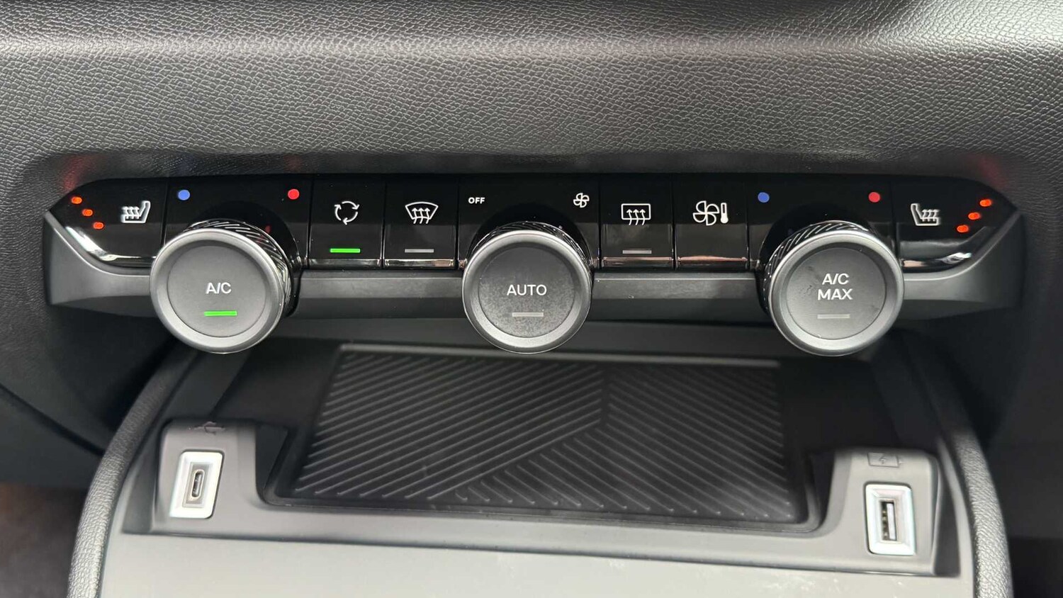 Used Citroen C4 X 2025 for sale - 77862432: Photo 27