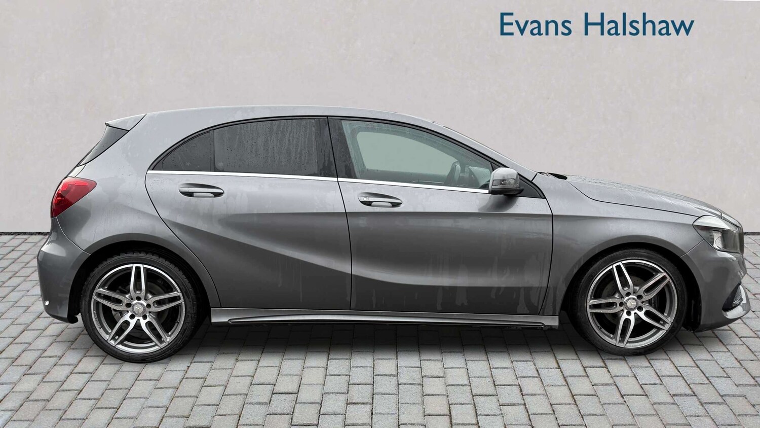 Used Mercedes-Benz A-Class 2017 for sale - 77996215: Photo 3