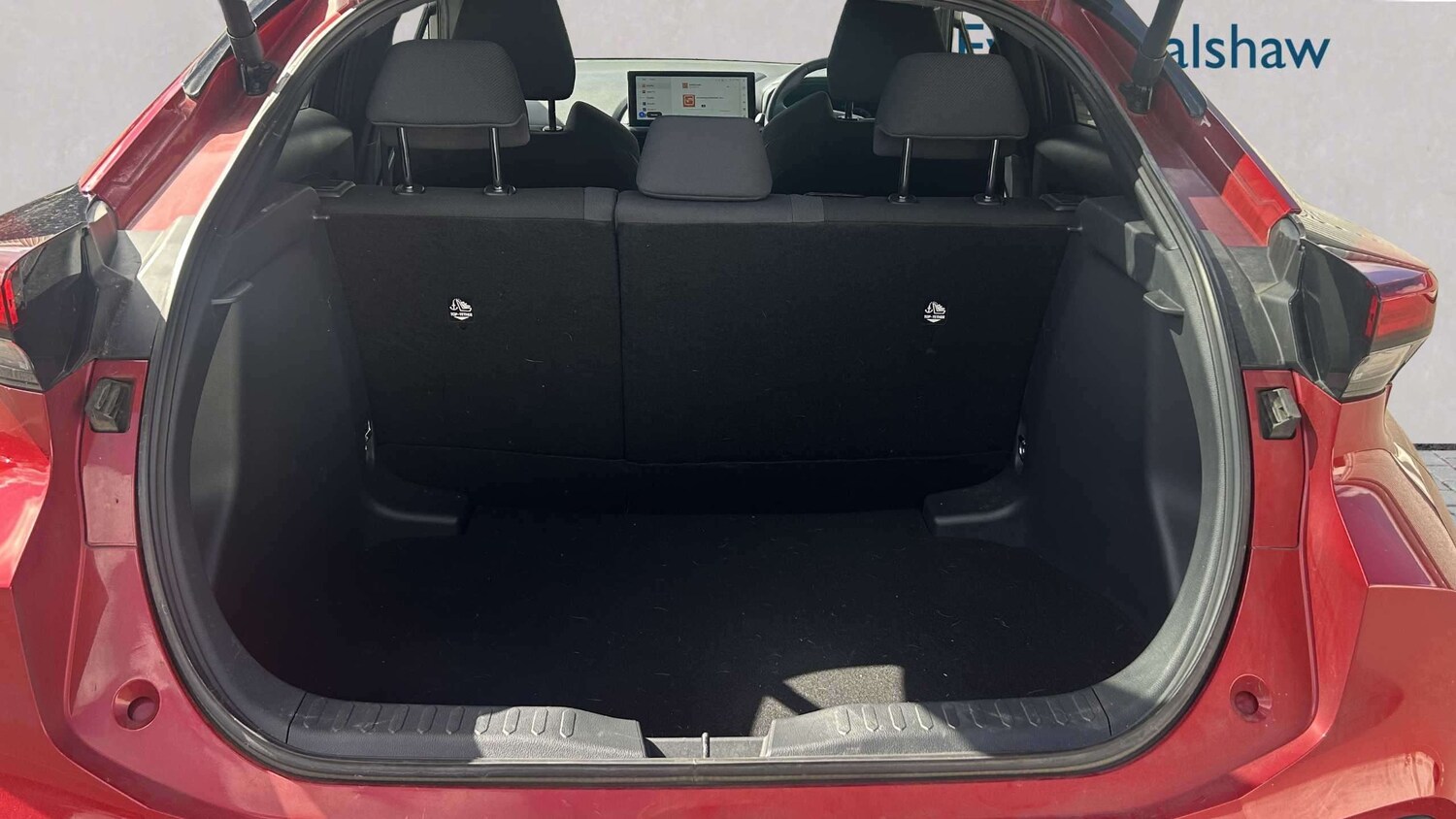 Used Toyota C-HR 2025 for sale - 78221221: Photo 9