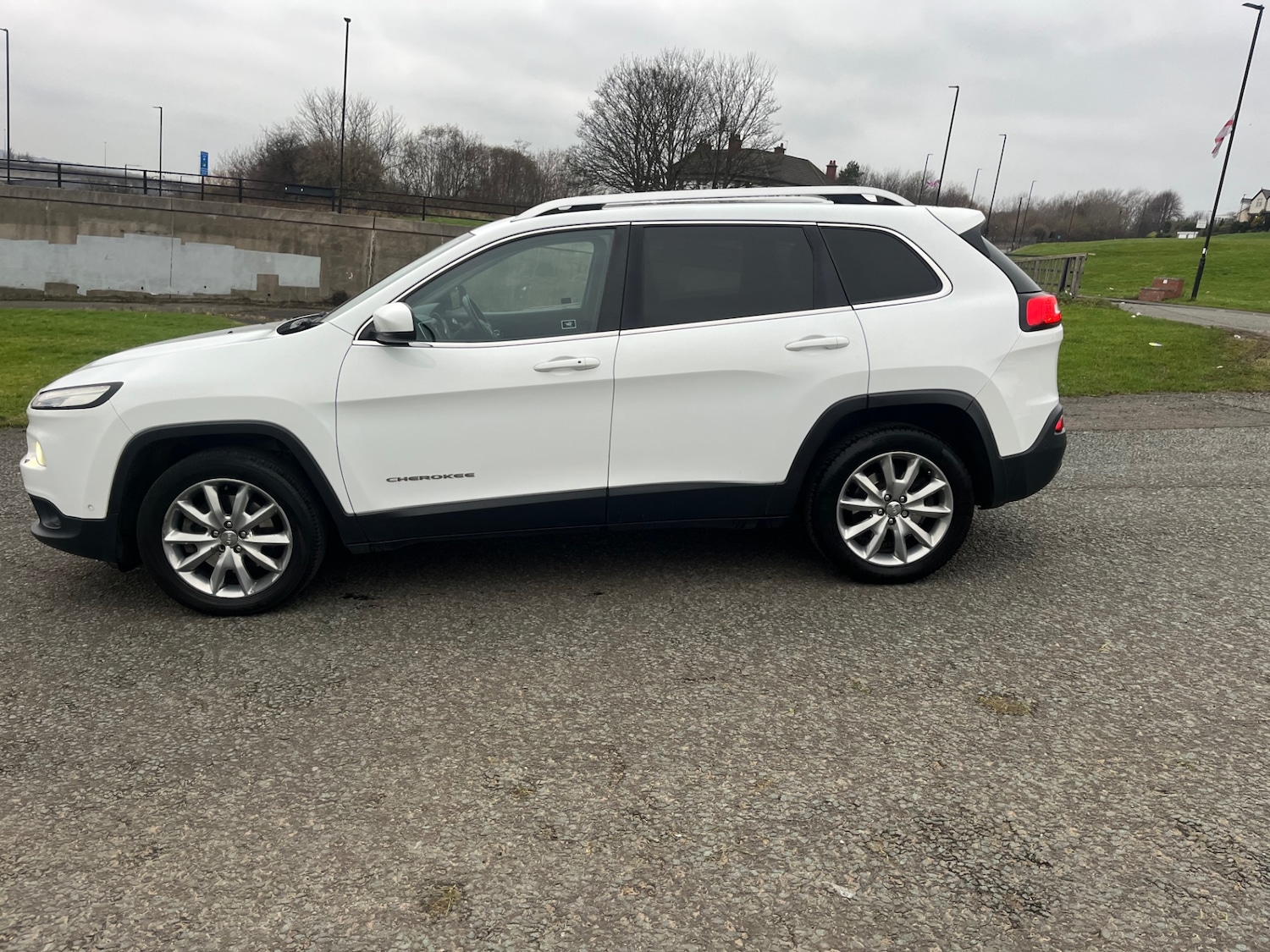 Used Jeep Cherokee 2014 for sale - 77522325: Photo 4