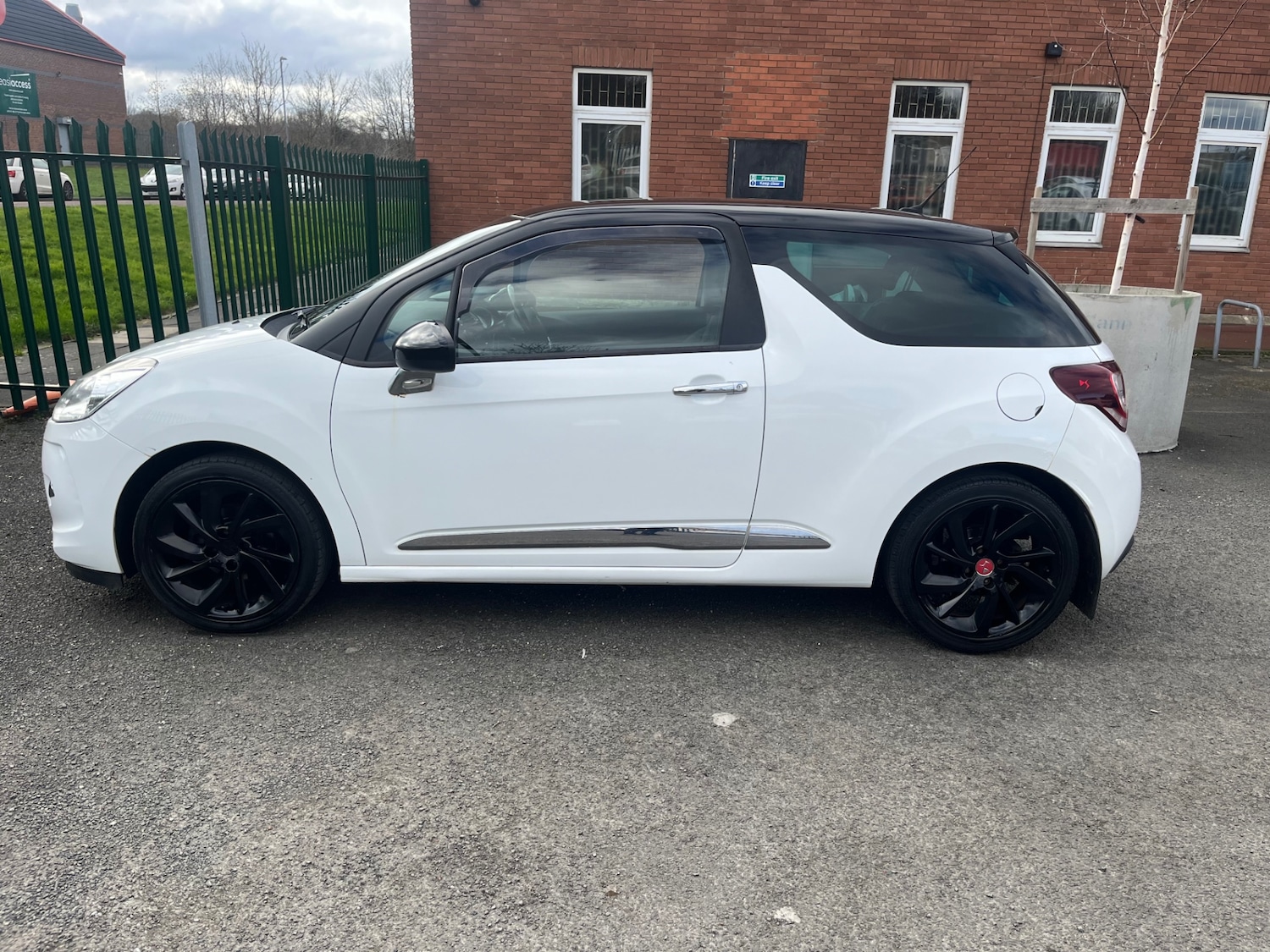 Used Citroen DS3 2015 for sale - 77818663: Photo 4