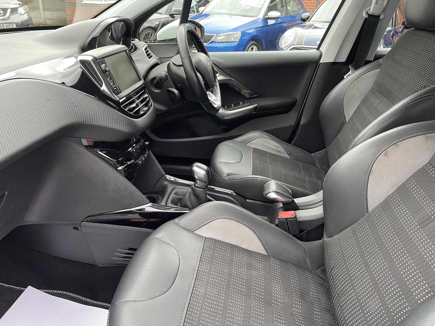 Used Peugeot 2008 2017 for sale - 77613771: Photo 2