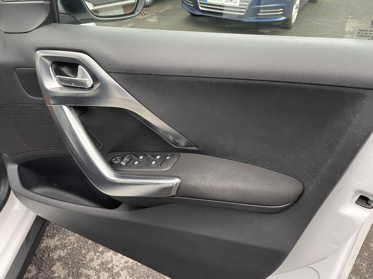 Used Peugeot 2008 2017 for sale - 77613771: Photo 29