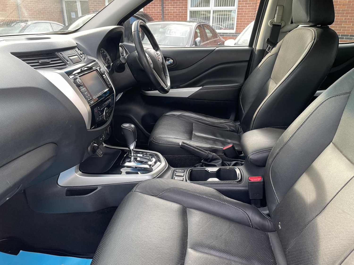 Used Nissan Navara 2017 for sale - 77556935: Photo 11