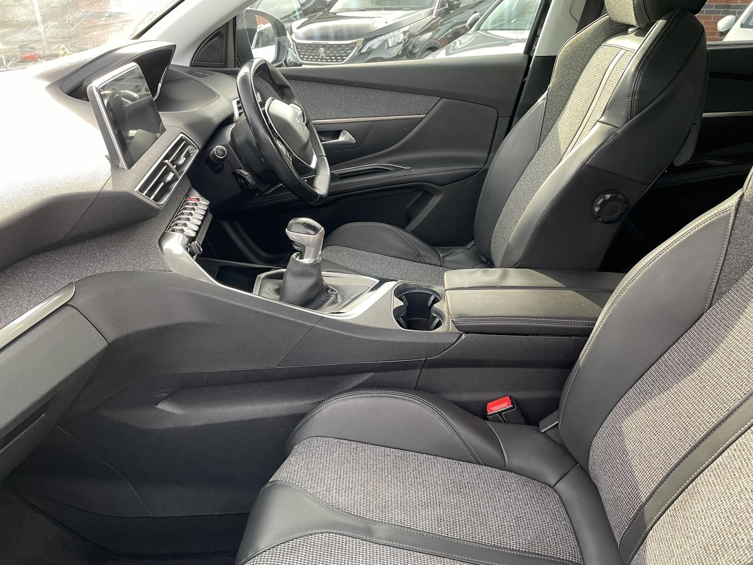 Used Peugeot 5008 2018 for sale - 77564335: Photo 12