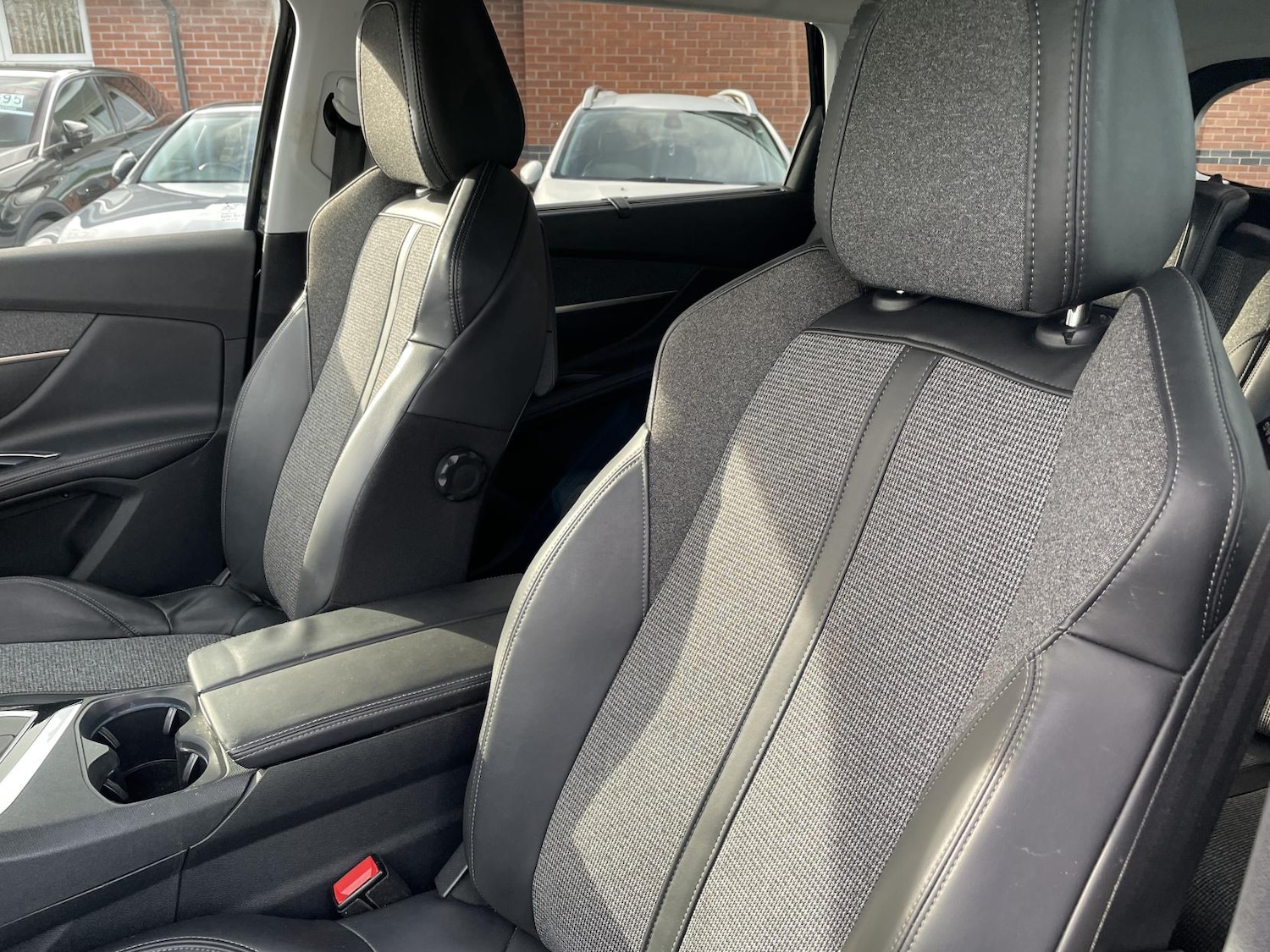 Used Peugeot 5008 2018 for sale - 77564335: Photo 13