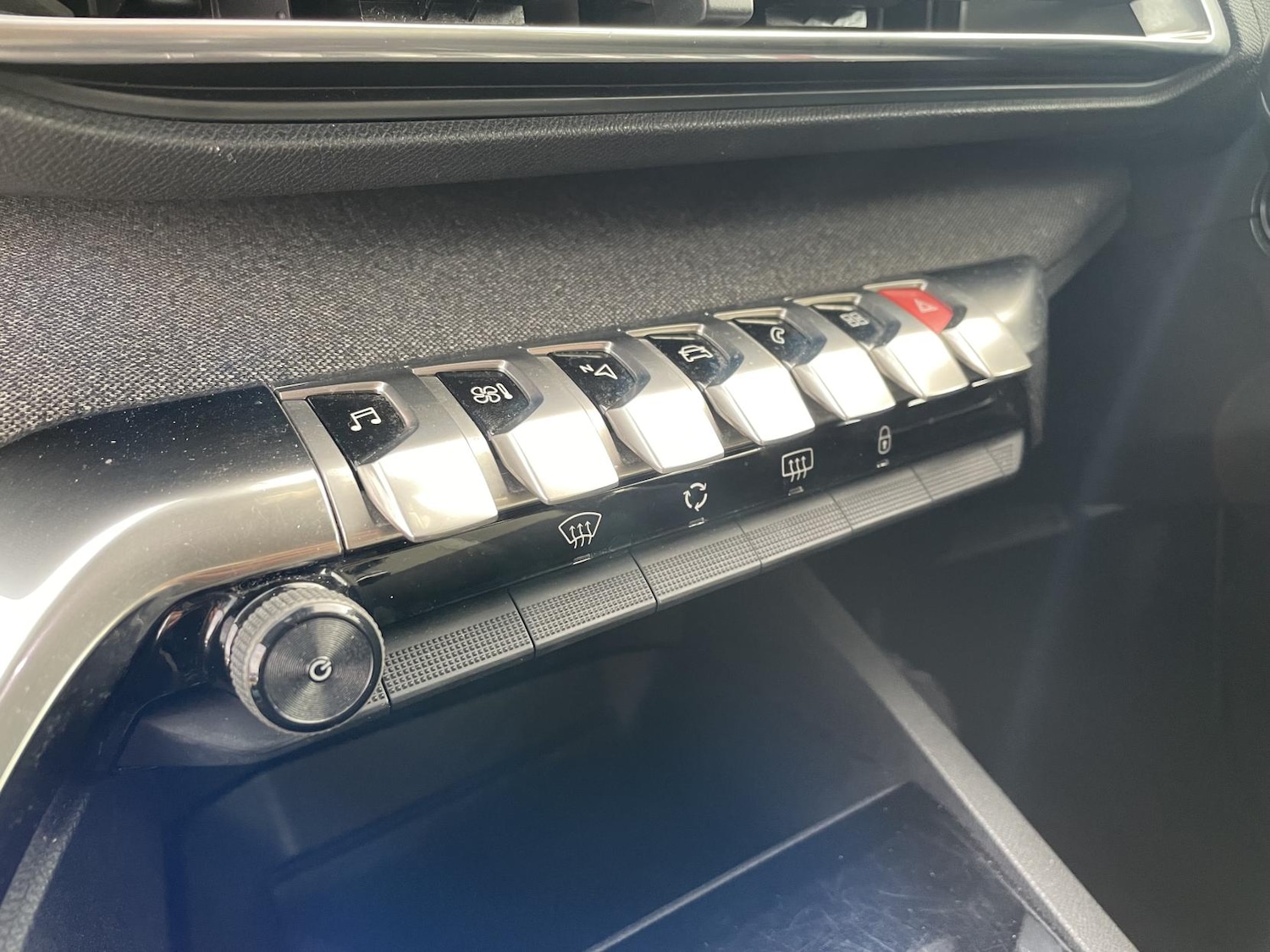 Used Peugeot 5008 2018 for sale - 77564335: Photo 24