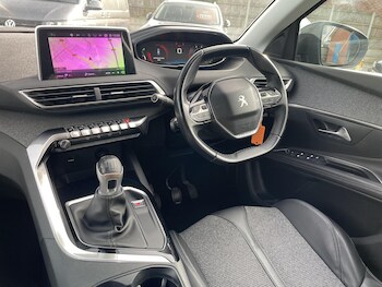 Used Peugeot 5008 2018 for sale - 77564335: Photo