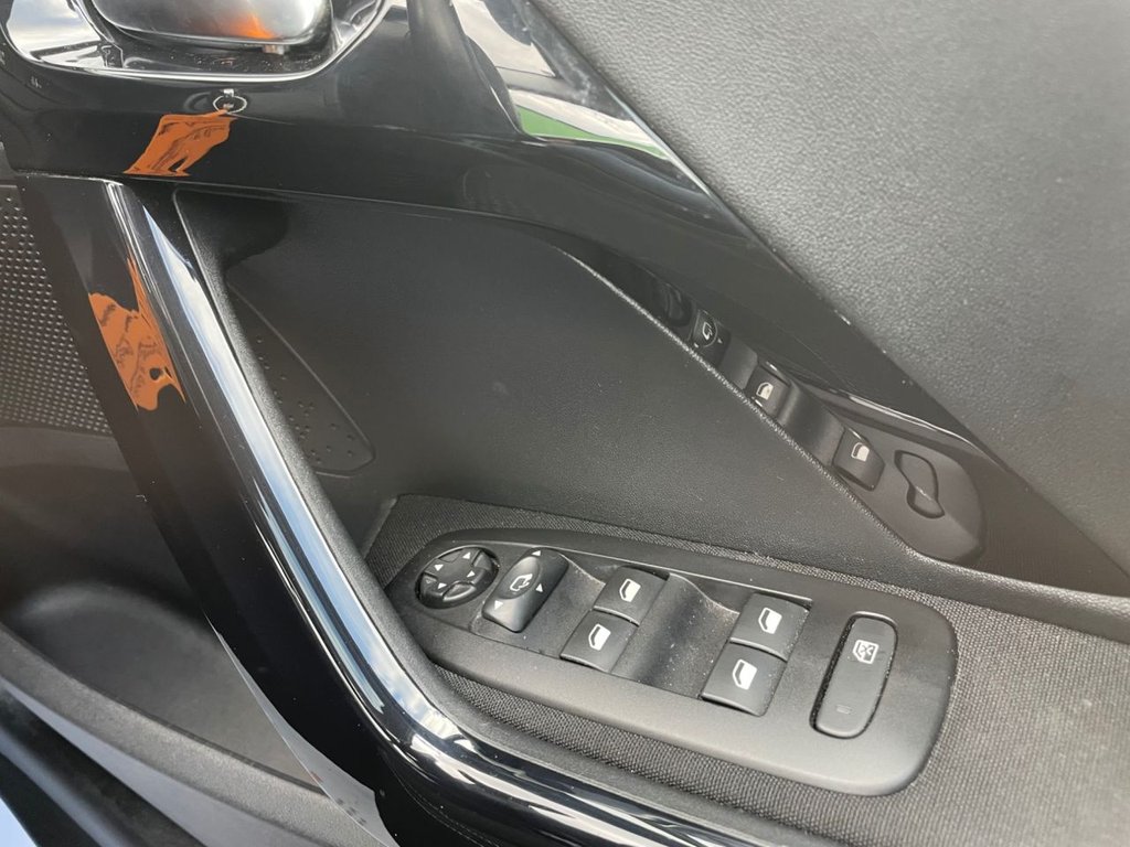 Used Peugeot 208 2018 for sale - 76286136: Photo 25