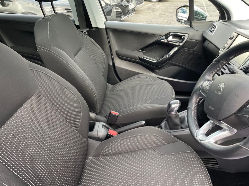 Used Peugeot 208 2018 for sale - 76286136: Photo 30