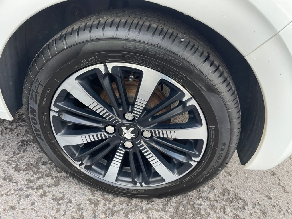 Used Peugeot 208 2018 for sale - 76286136: Photo 41