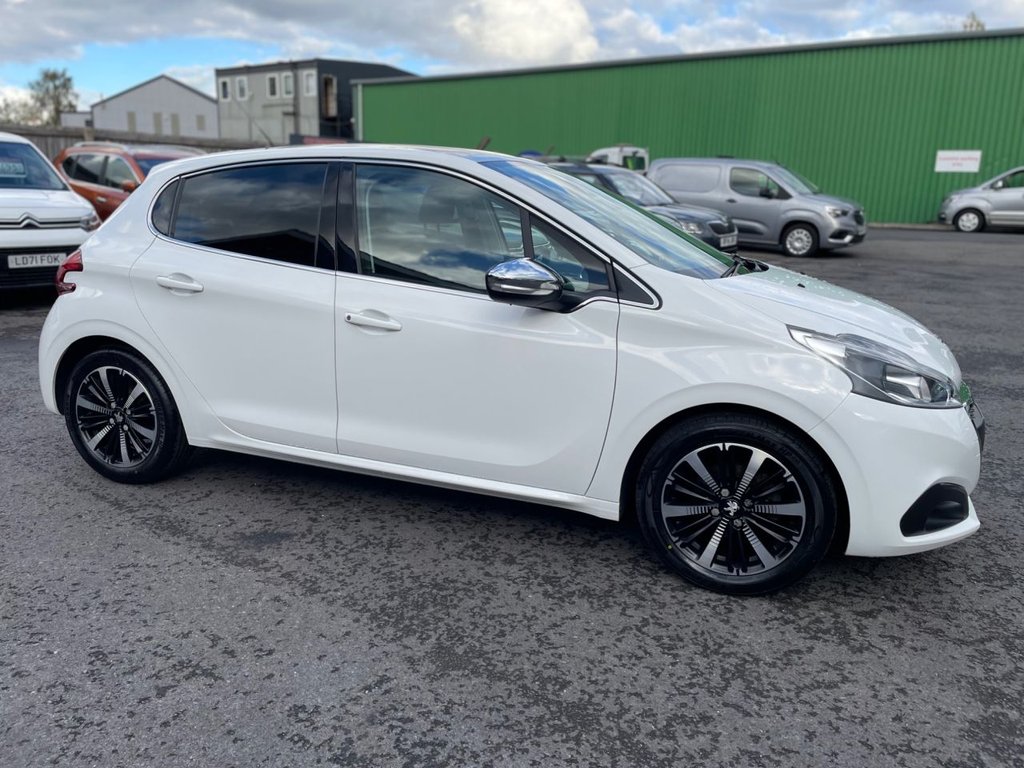 Used Peugeot 208 2018 for sale - 76286136: Photo 9