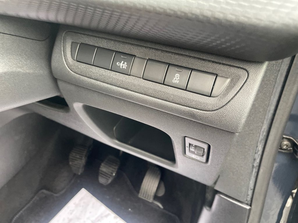 Used Peugeot 208 2017 for sale - 76731235: Photo 21