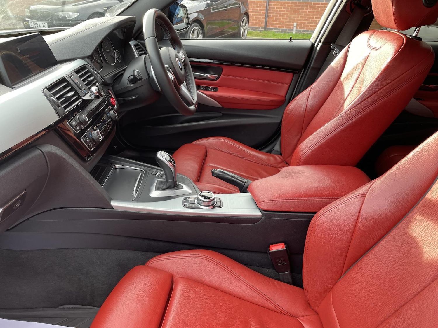 Used BMW 3 Series 2017 for sale - 77225350: Photo 2