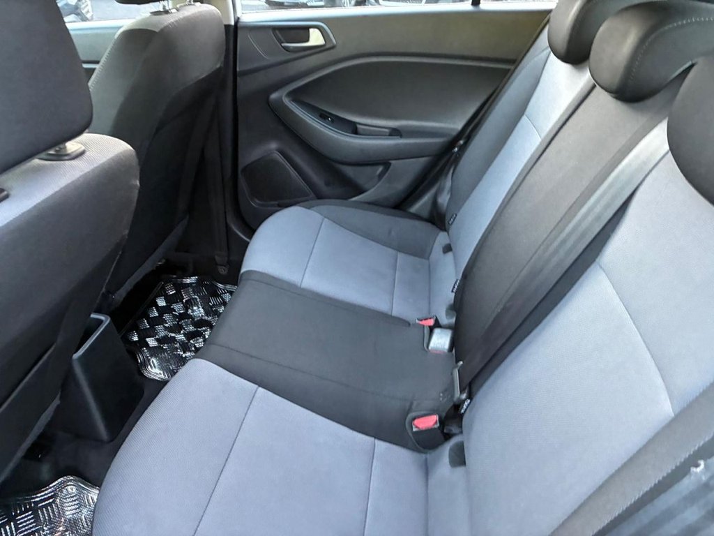 Used Hyundai i20 2018 for sale - 76927619: Photo 23