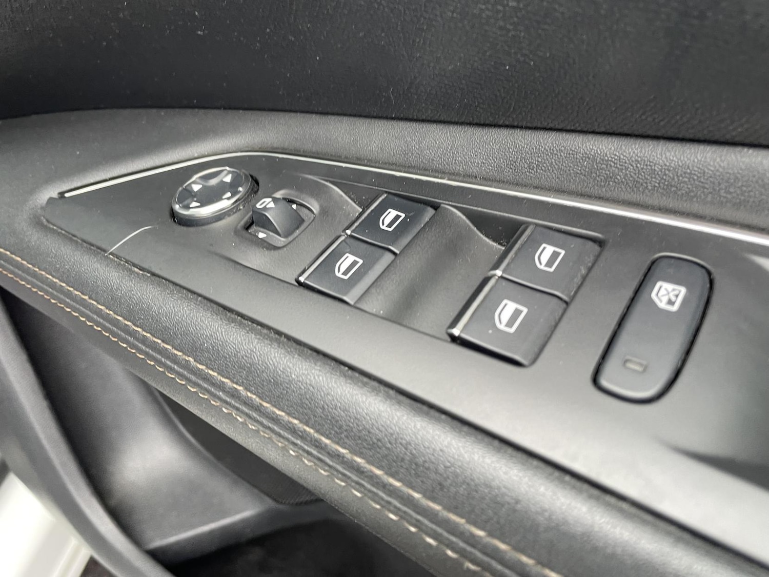 Used Peugeot 3008 2021 for sale - 77225348: Photo 32