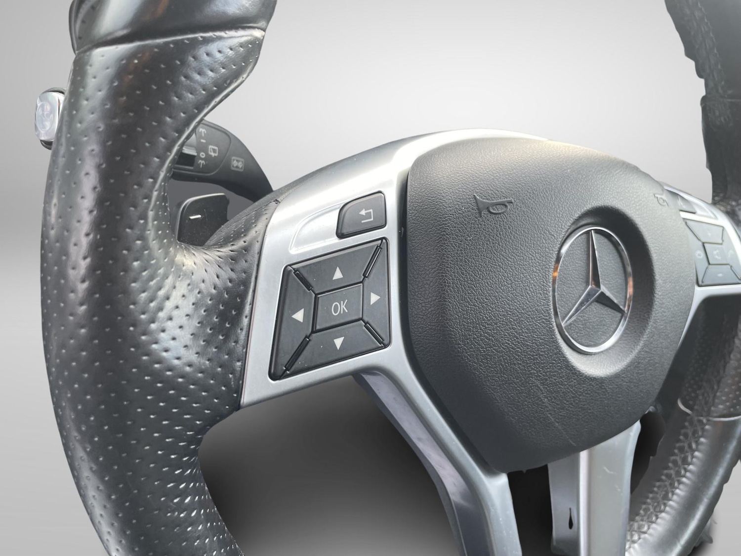 Used Mercedes-Benz E Class 2015 for sale - 77401205: Photo 32