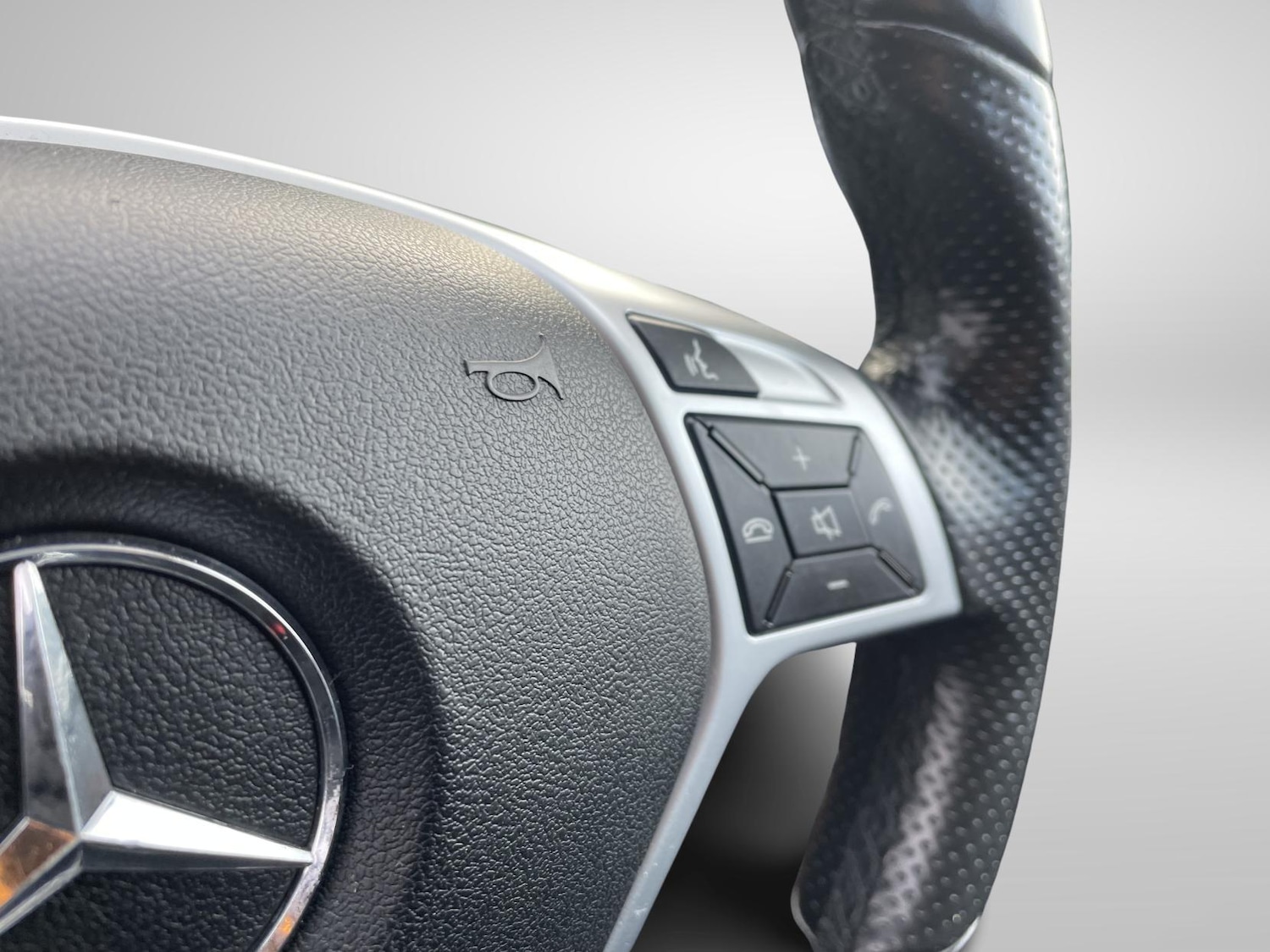 Used Mercedes-Benz E Class 2015 for sale - 77401205: Photo 33