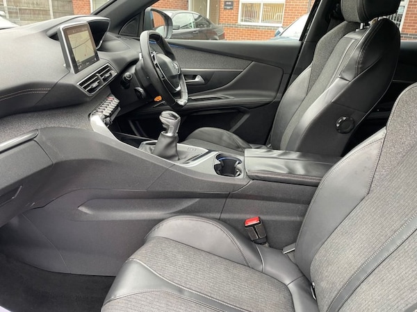 Used Peugeot 3008 2017 for sale - 76261369: Photo 13