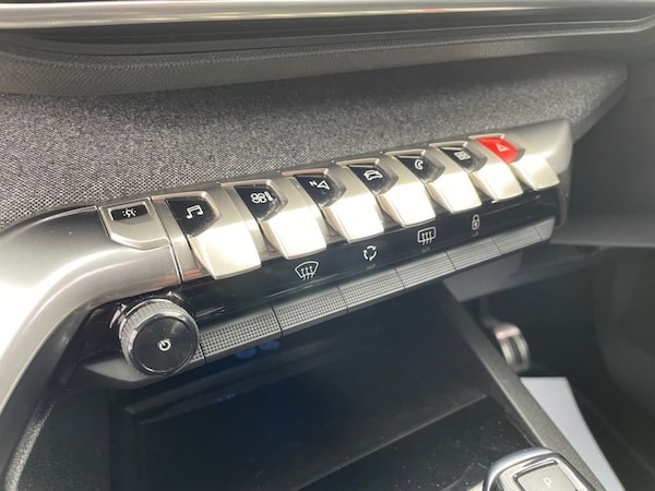 Used Peugeot 3008 2017 for sale - 76261370: Photo 17
