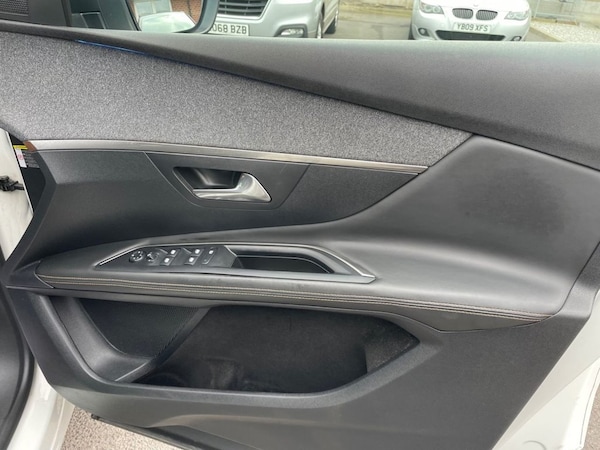 Used Peugeot 3008 2017 for sale - 76261370: Photo 33
