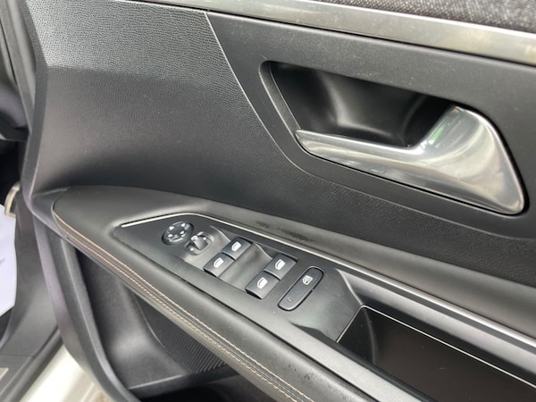 Used Peugeot 3008 2017 for sale - 76261370: Photo 36