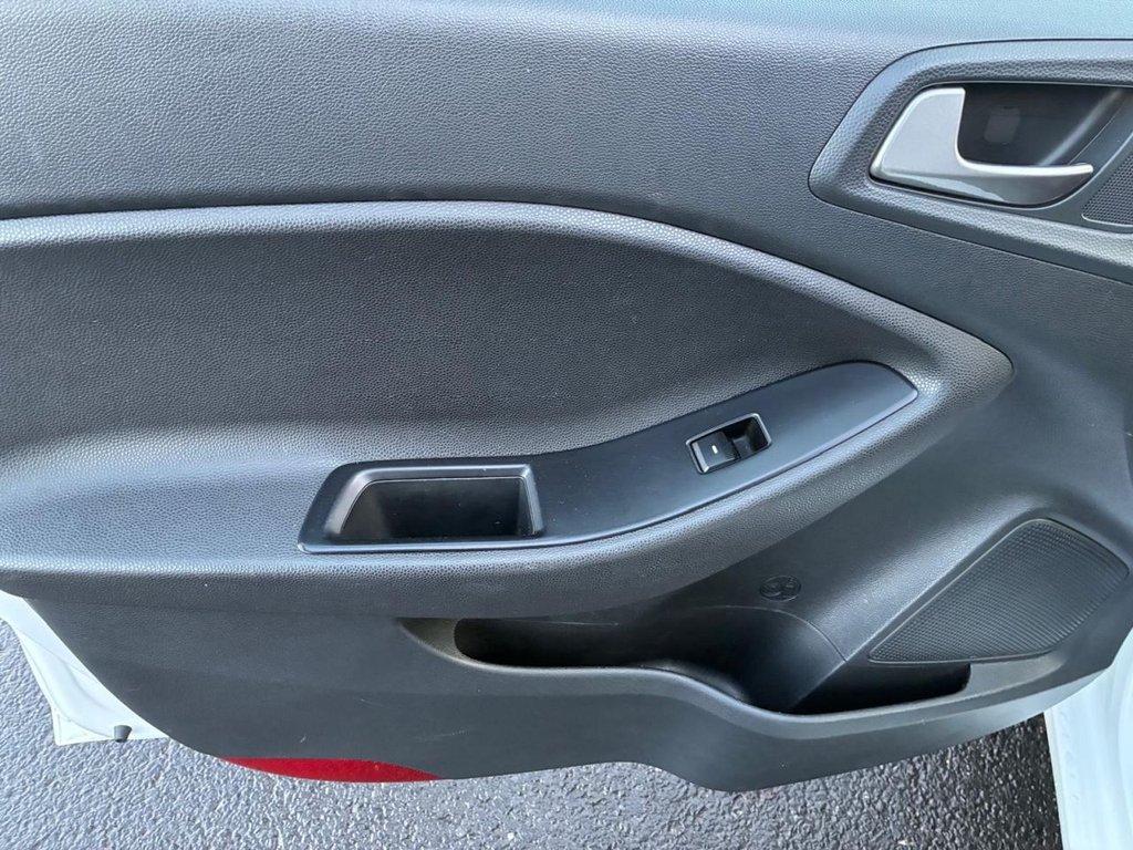 Used Hyundai i20 2018 for sale - 77225358: Photo 29