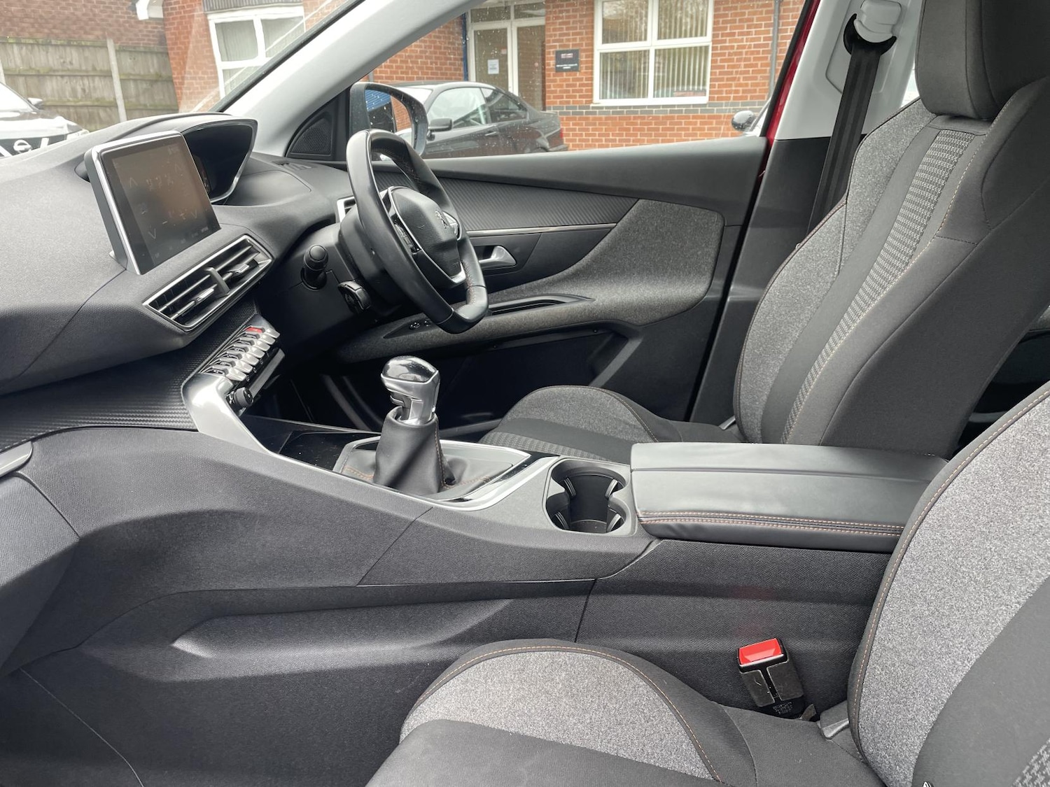 Used Peugeot 3008 2017 for sale - 77778715: Photo 2