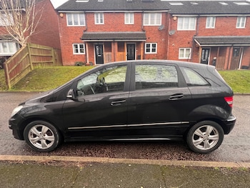 Used Mercedes-Benz B Class 2010 for sale - 77240209: Photo