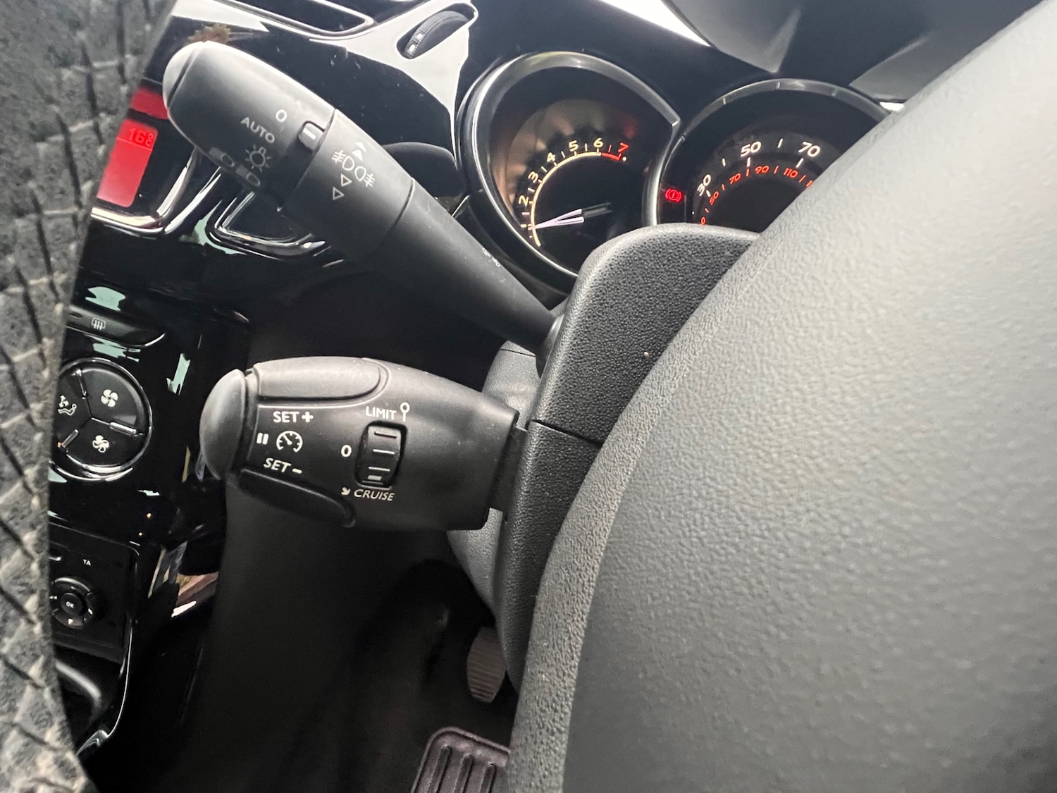Used Citroen DS3 2014 for sale - 76353688: Photo 21