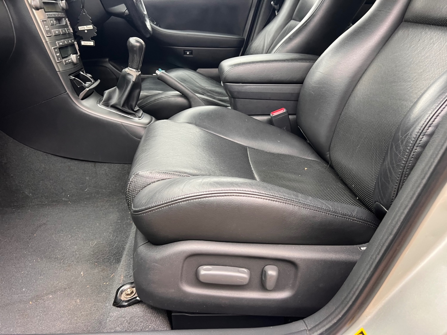 Used Toyota Avensis 2004 for sale - 76324975: Photo 19