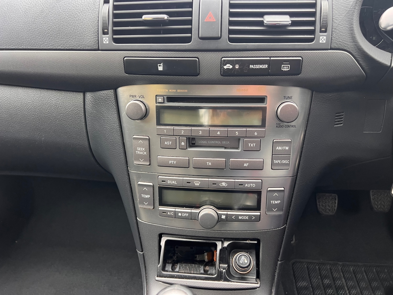 Used Toyota Avensis 2004 for sale - 76324975: Photo 25