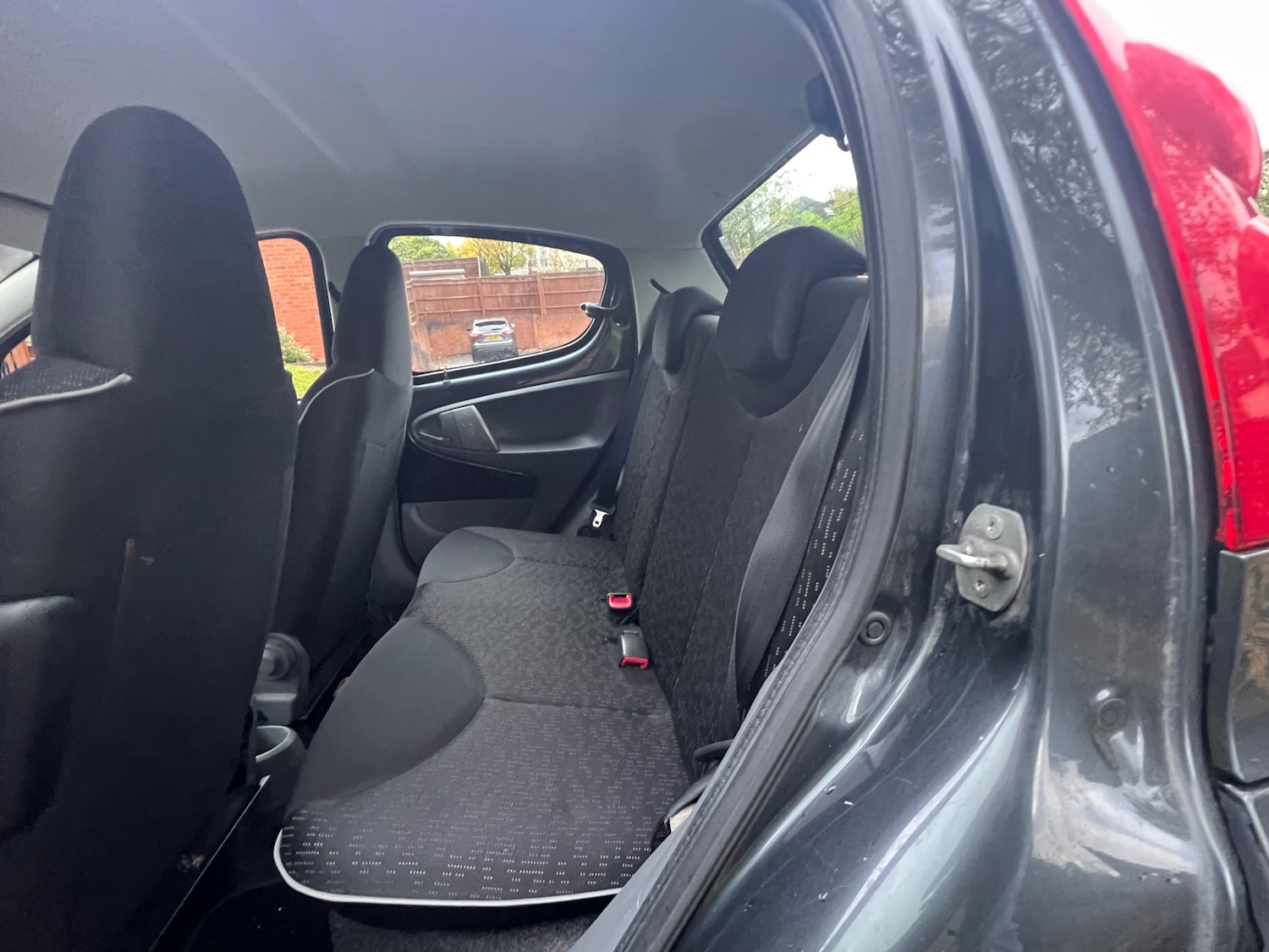 Used Peugeot 107 2010 for sale - 76330269: Photo 12