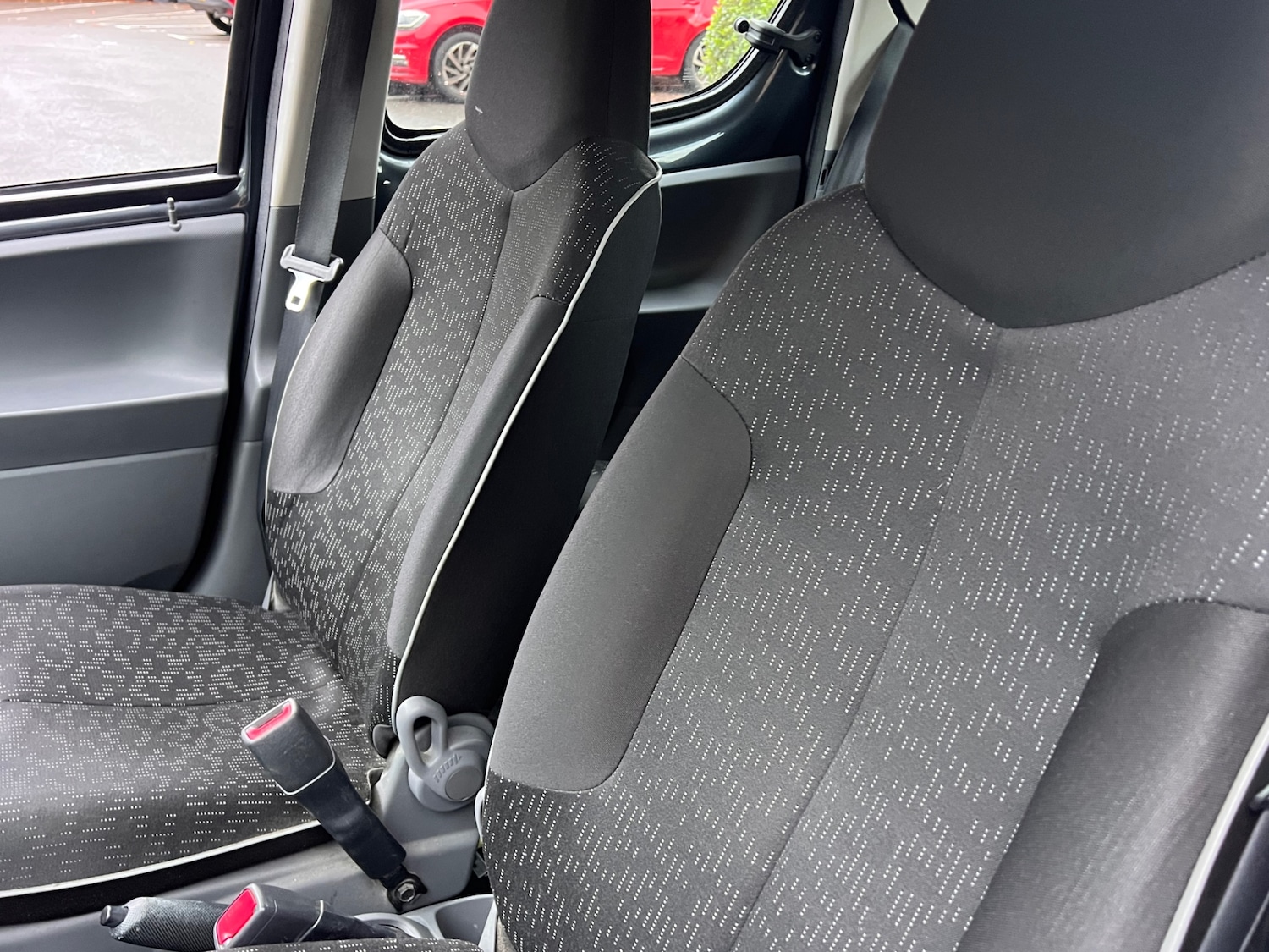 Used Peugeot 107 2010 for sale - 76330269: Photo 14