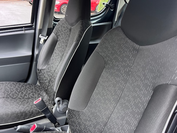 Used Peugeot 107 2010 for sale - 76330269: Photo 14